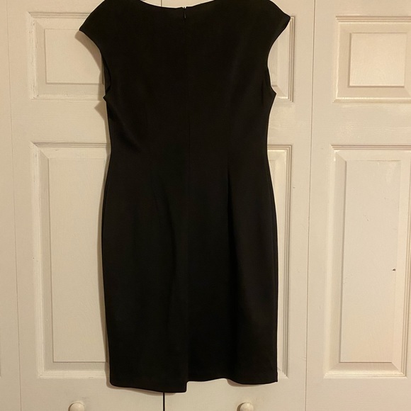 Connected appeal black dress - Picture 4 of 4